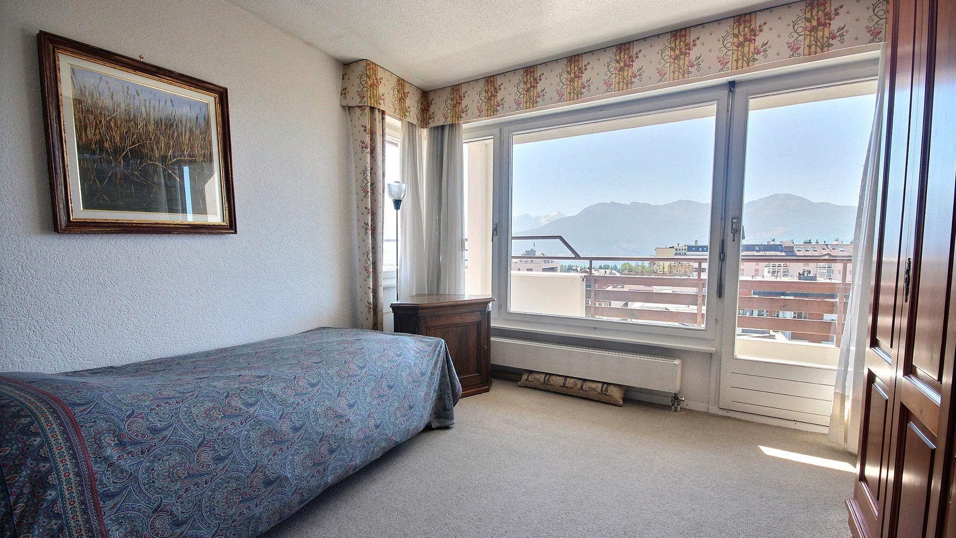 A vendre 3963 Crans-Montana Attique pi&egrave;ce(s) 4.5
