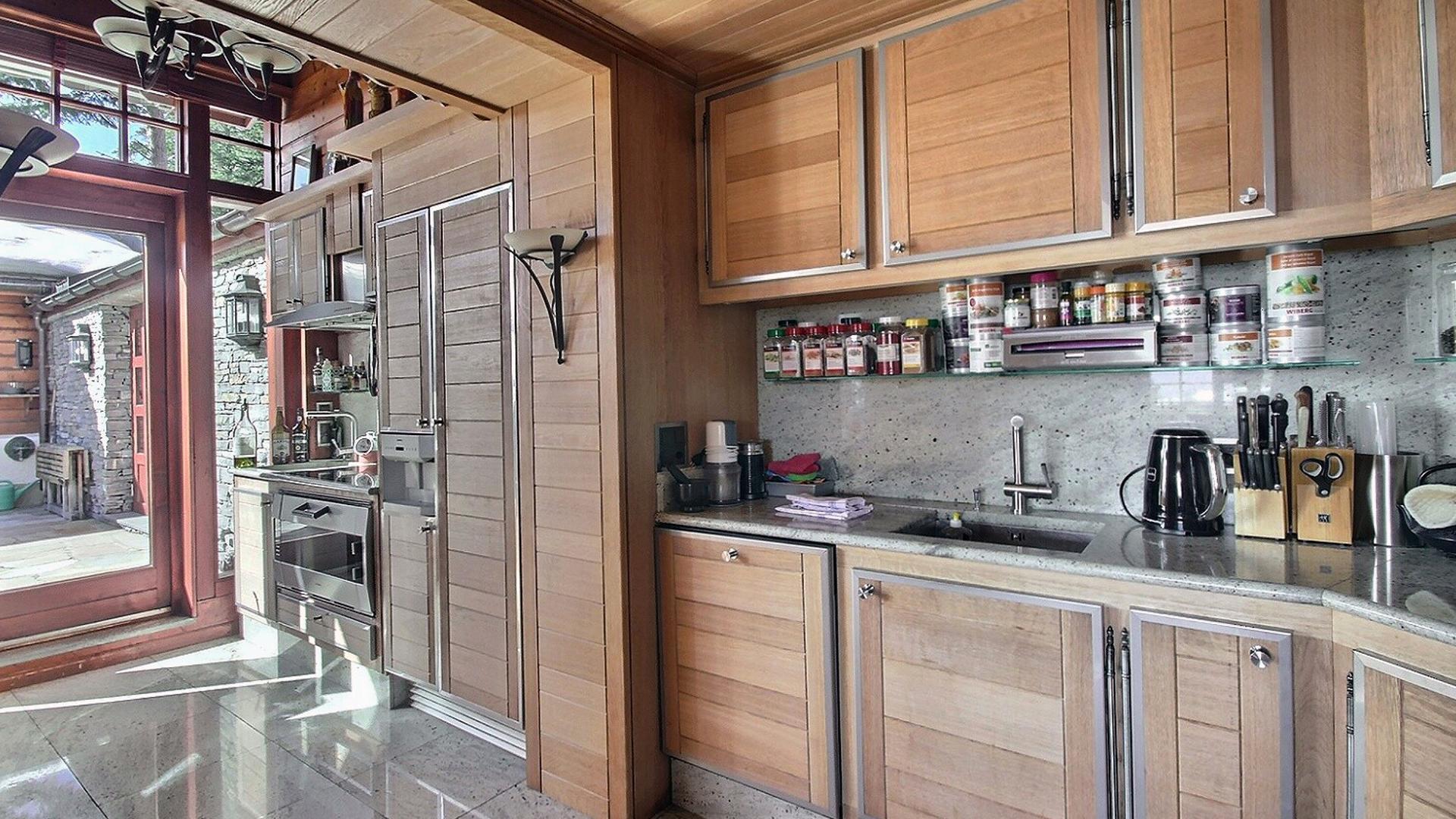 A vendre 3963 Crans-Montana Chalet pi&egrave;ce(s) 8.5